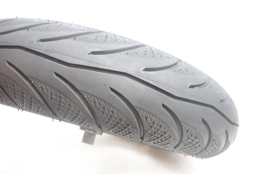 photo de FRONT RIM AND TIRE PEUGEOT LUDIX BLASTER 50 (2006 - 2014) - High-resolution close-up