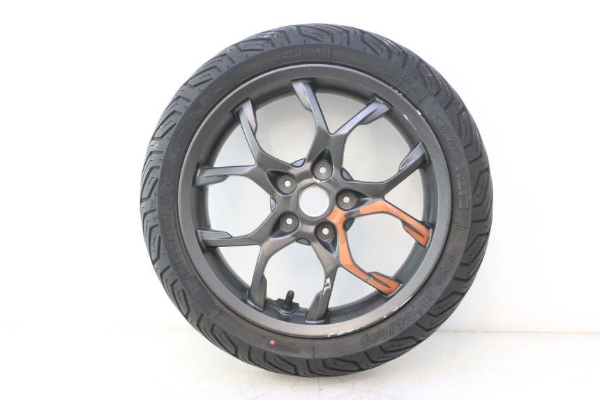 photo de FRONT RIM AND TIRE PIAGGIO MP3 HPE 530 (2022 - 2026) - Main view