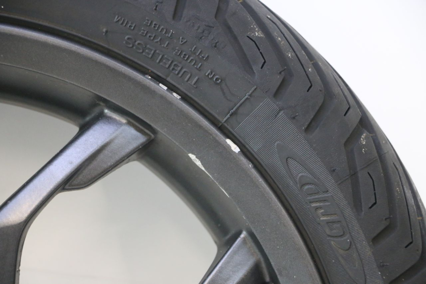 photo de FRONT RIM AND TIRE PIAGGIO MP3 HPE 530 (2022 - 2026) - Detailed visual inspection