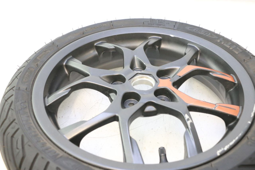 photo de FRONT RIM AND TIRE PIAGGIO MP3 HPE 530 (2022 - 2026) - Product overview