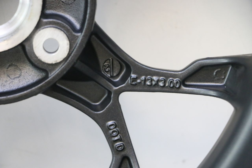 photo de FRONT RIM AND TIRE PIAGGIO MP3 HPE 530 (2022 - 2026) - Markings and original references