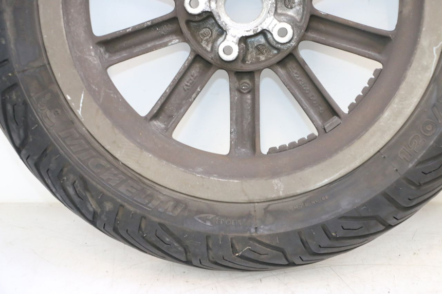 photo de FRONT RIM AND TIRE PIAGGIO MP3 125 (2006 - 2014) - Additional view of the item