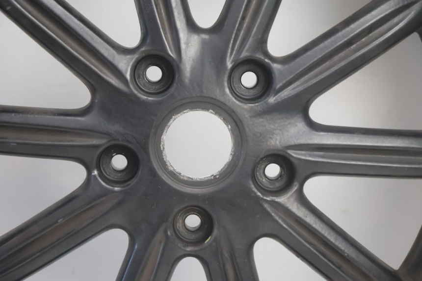 photo de FRONT RIM AND TIRE PIAGGIO MP3 500 (2011 - 2015) - Technical close-up