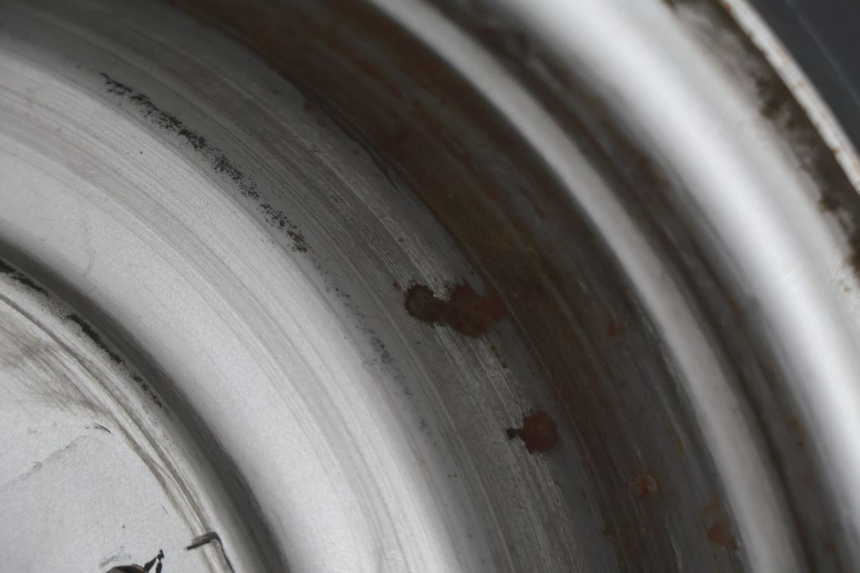 photo de FRONT RIM AND TIRE KYMCO MXU R 250 (2004 - 2010) - High-resolution close-up
