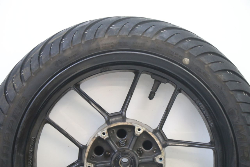 photo de FRONT RIM AND TIRE PIAGGIO NEW TYPHOON 50 (2018 - 2021) - Surface and material condition
