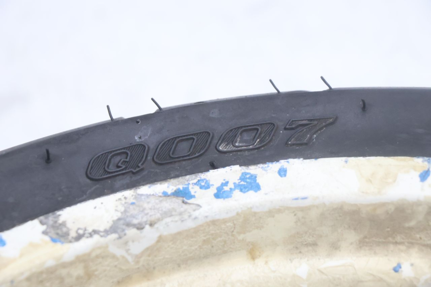 photo de FRONT RIM AND TIRE MBK NITRO 50 (2004 - 2008) - Alternative angle