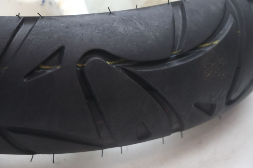 photo de FRONT RIM AND TIRE MBK NITRO 50 (2004 - 2008) - Spare part profile view