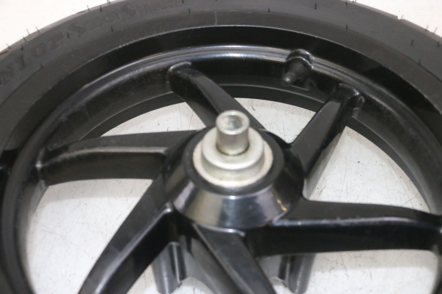 photo de FRONT RIM AND TIRE PIAGGIO NRG POWER PUREJET 50 (2018 - 2021) - Fixing points details