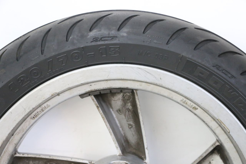 photo de FRONT RIM AND TIRE PEUGEOT CITYSTAR 125 (2011 - 2017) - Distinctive features