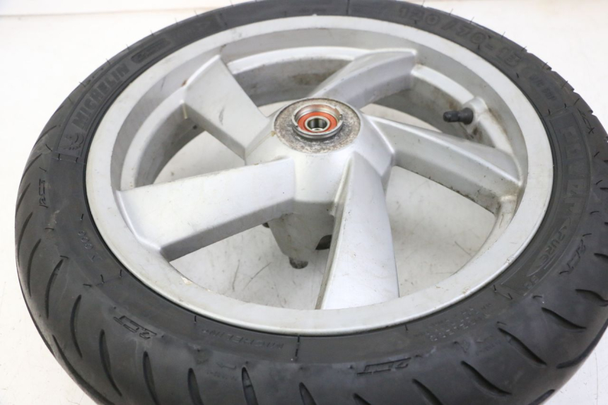 photo de FRONT RIM AND TIRE PEUGEOT CITYSTAR 125 (2011 - 2017) - Technical close-up