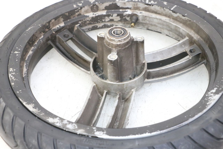 photo de FRONT WHEEL AND TIRE PEUGEOT LUDIX 50 (2008 - 2017) - Technical close-up