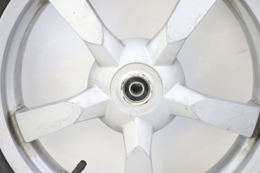 photo de FRONT RIM AND TIRE PEUGEOT SATELIS 125 (2013 - 2018) - Additional view of the item