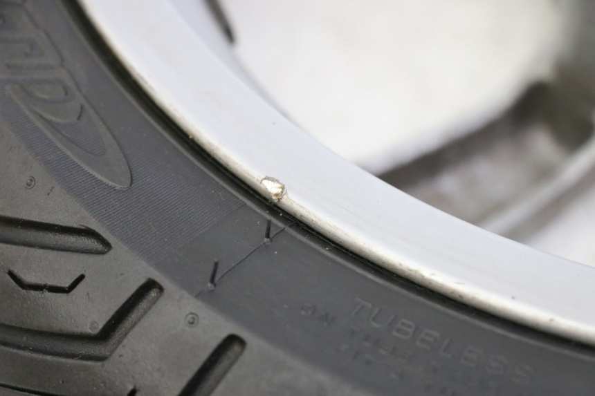 photo de FRONT RIM AND TIRE PEUGEOT SATELIS 125 (2013 - 2018) - Zoom on usage condition