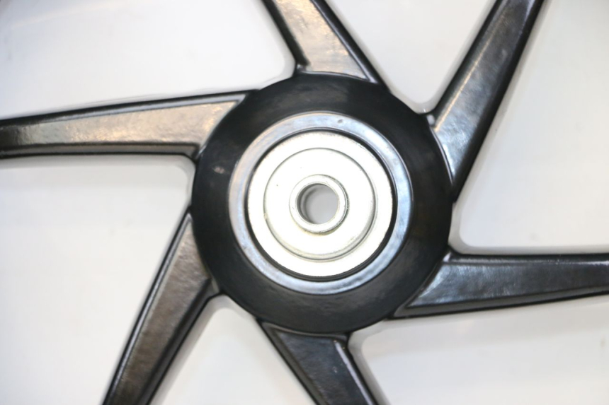 photo de FRONT RIM AND TIRE PIAGGIO NRG POWER PUREJET 50 (2018 - 2021) - Additional view of the item