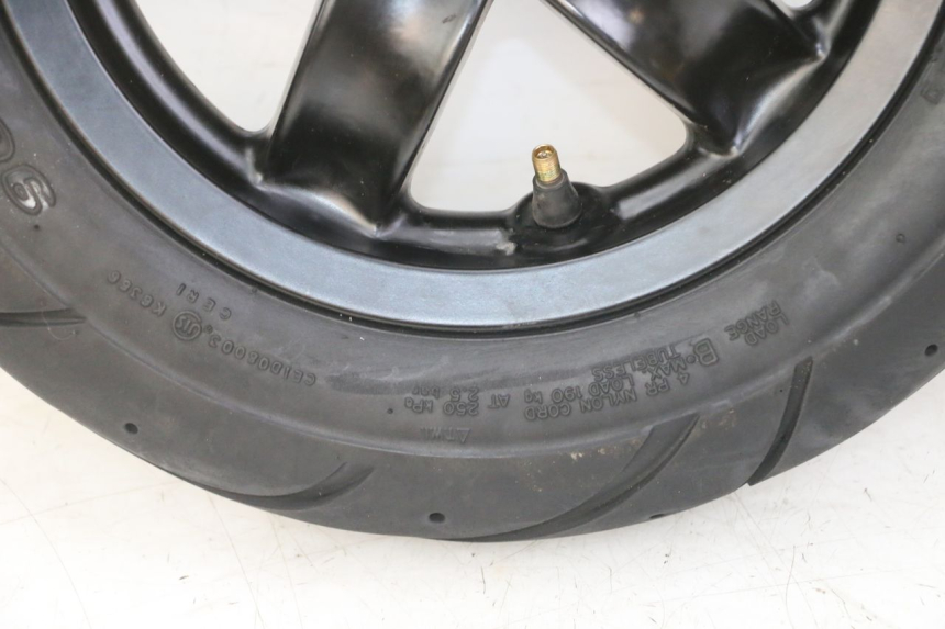 photo de FRONT RIM AND TIRE PIAGGIO ZIP 4T 50 (2018 - 2020) - Distinctive features