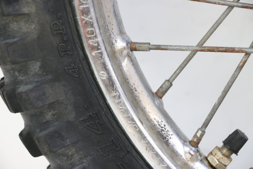 photo de FRONT RIM AND TIRE YAMAHA PW 80 (1983 - 2014) - High-resolution close-up