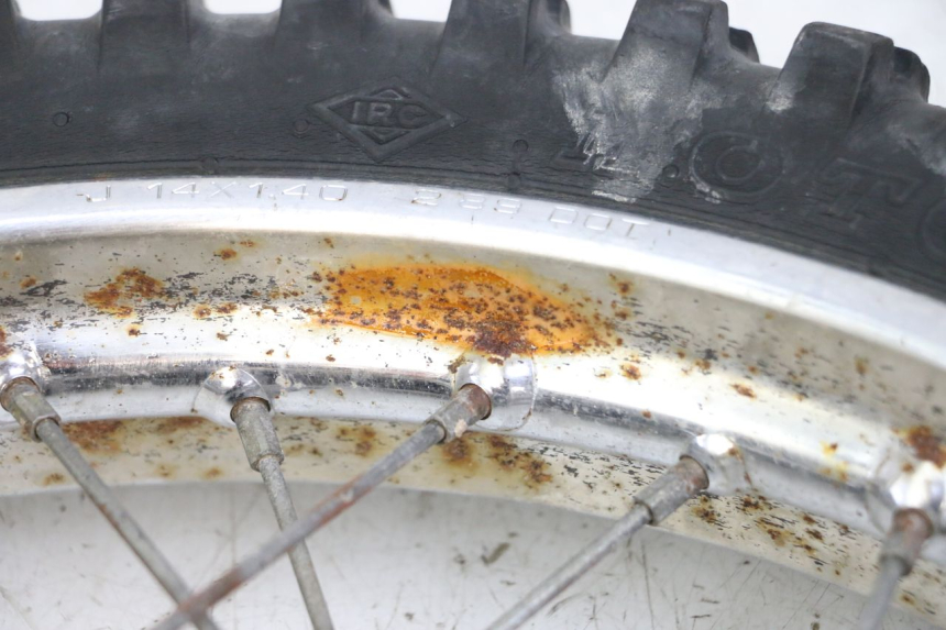 photo de FRONT RIM AND TIRE YAMAHA PW 80 (1983 - 2014) - Fixing points details