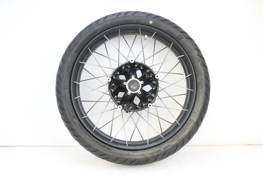 photo de FRONT RIM AND TIRE BMW R GS 1250 (2021 - 2024) - Main view