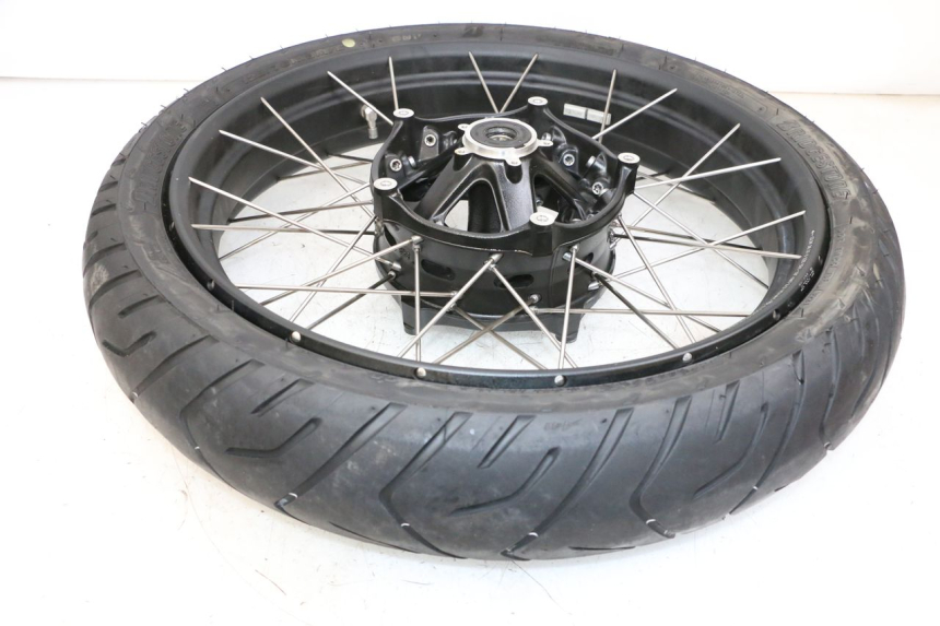 photo de FRONT RIM AND TIRE BMW R GS 1250 (2021 - 2024) - Additional view of the item