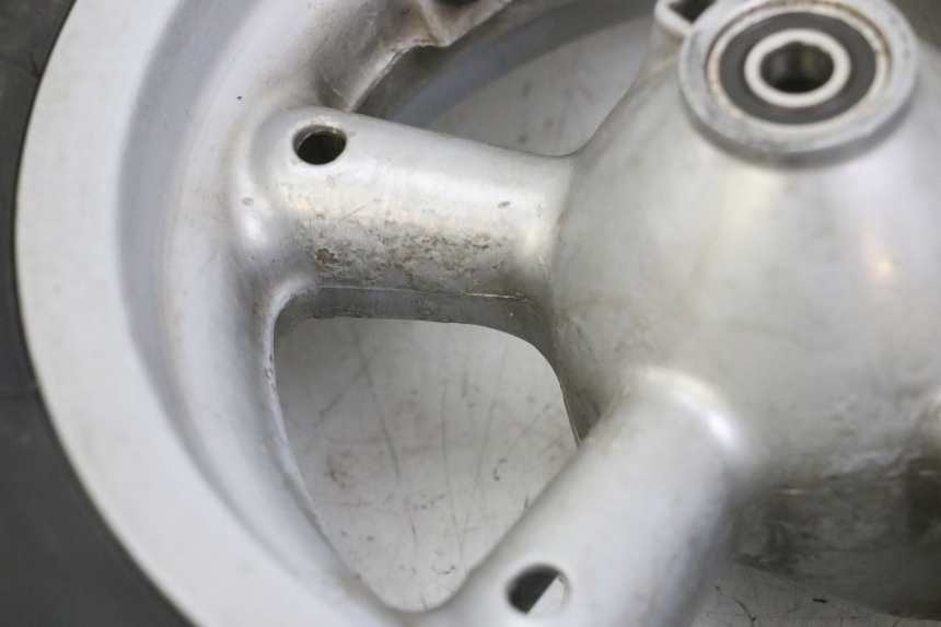 photo de FRONT RIM AND TIRE APRILIA RALLY AC 50 (1995 - 2004) - Alternative perspective