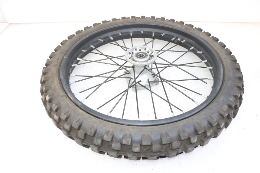 photo de FRONT RIM AND TIRE APOLLO RFZ 125 - Zoom on usage condition