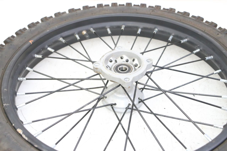 photo de FRONT RIM AND TIRE APOLLO RFZ 125 - Fixing points details