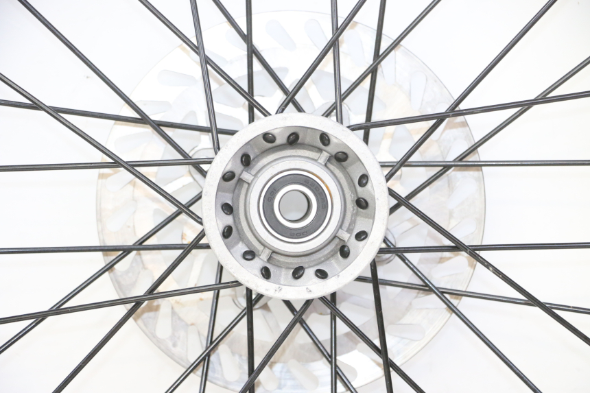 photo de FRONT RIM AND TIRE APOLLO RFZ 150 - Zoom on usage condition