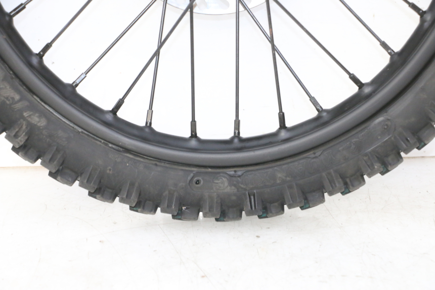 photo de FRONT RIM AND TIRE APOLLO RFZ 150 - Technical close-up