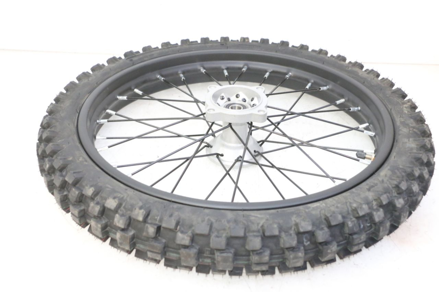 photo de FRONT RIM AND TIRE APOLLO RFZ 125 - Alternative perspective