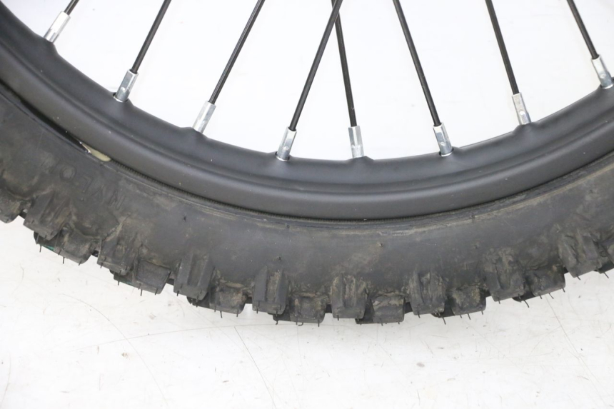 photo de FRONT RIM AND TIRE APOLLO RFZ 125 - Markings and original references