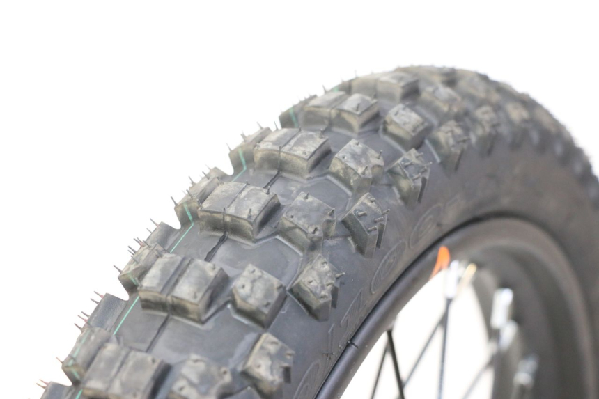 photo de FRONT RIM AND TIRE APOLLO RFZ 125 - Zoom on usage condition