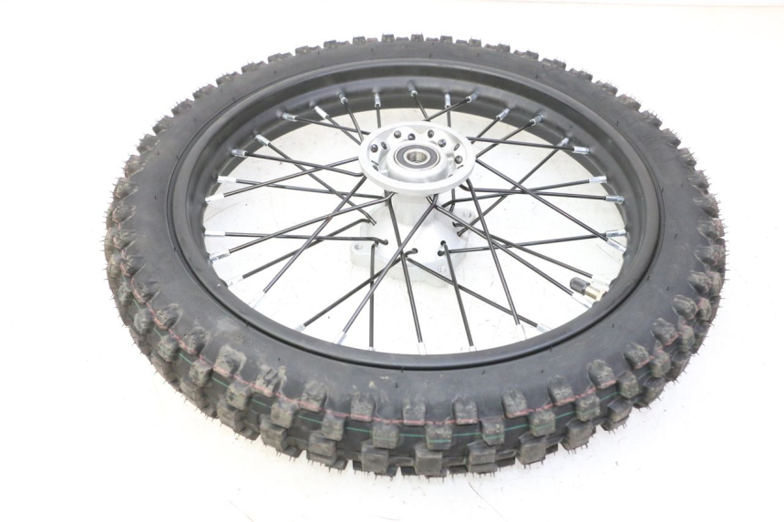 photo de FRONT RIM AND TIRE APOLLO RFZ 125 - Technical close-up