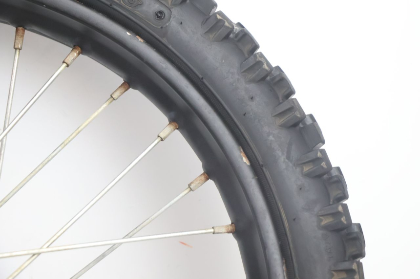photo de FRONT RIM AND TIRE APOLLO RFZ 125 - Component zoom