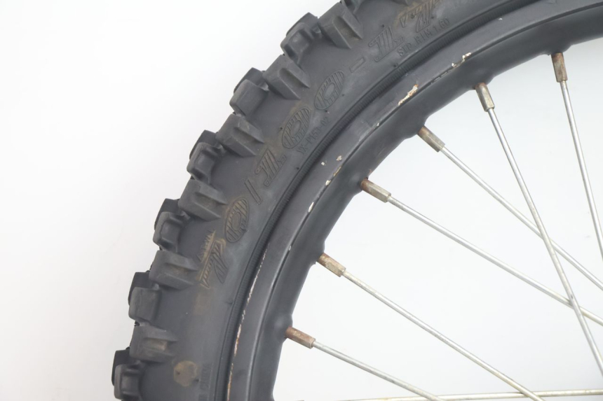 photo de FRONT RIM AND TIRE APOLLO RFZ 125 - Zoom on usage condition