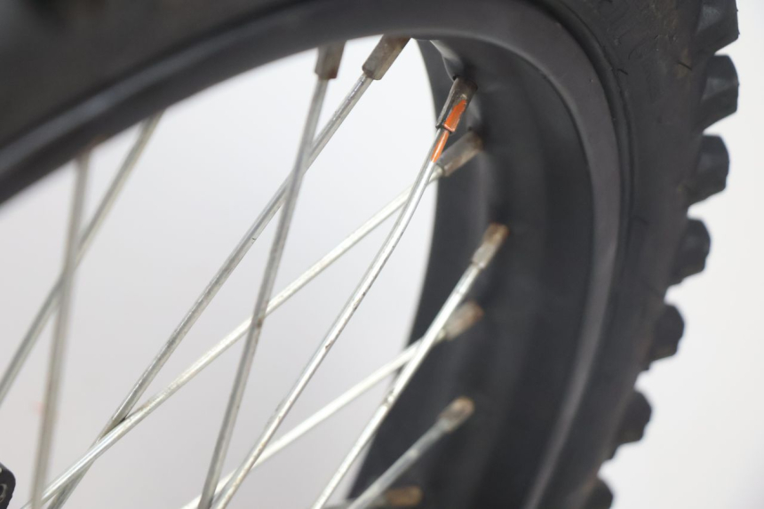 photo de FRONT RIM AND TIRE APOLLO RFZ 125 - Product overview
