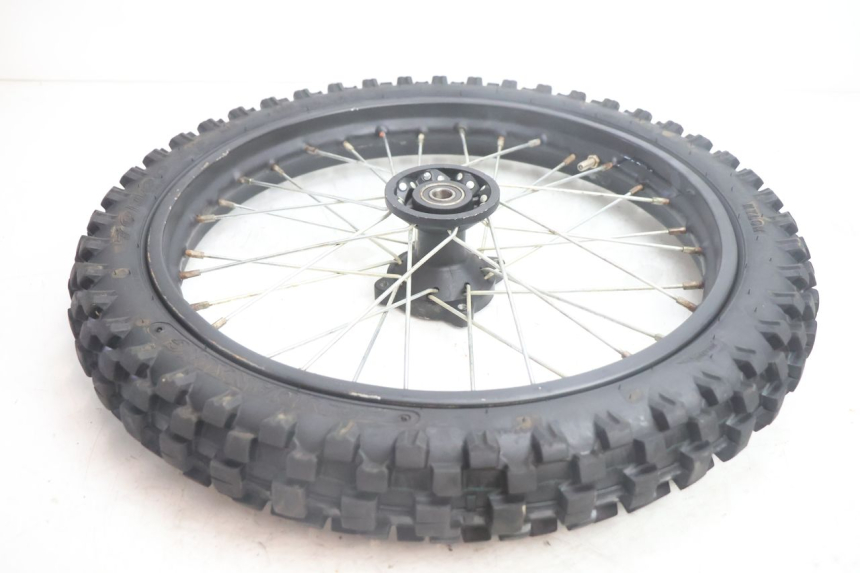 photo de FRONT RIM AND TIRE APOLLO RFZ 125 - Fixing points details