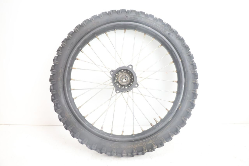 photo de FRONT RIM AND TIRE APOLLO RFZ 125 - Surface and material condition