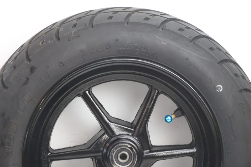 photo de FRONT RIM AND TIRE TNT MOTOR ROMA 10' 2T 50 (2011 - 2018) - Component detail