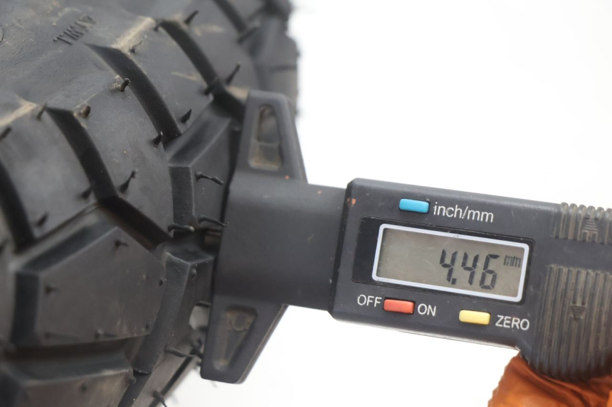 photo de FRONT RIM AND TIRE TNT MOTOR ROMA 10' 2T 50 (2011 - 2018) - Focus on structure