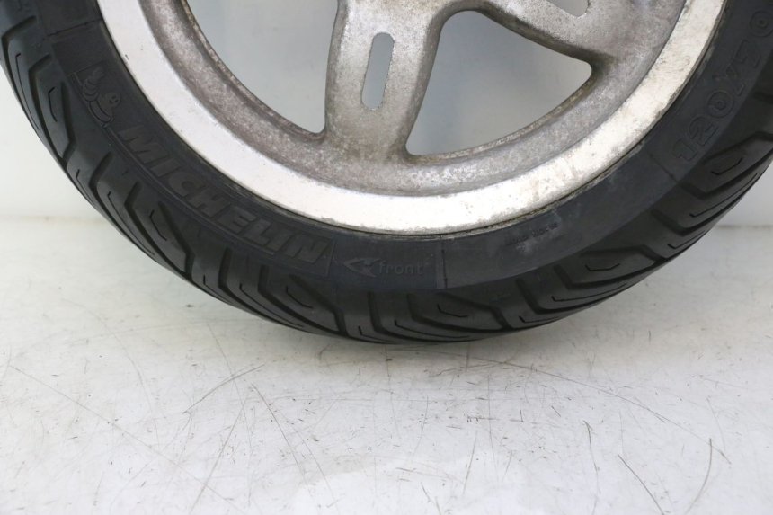 photo de FRONT RIM AND TIRE DAELIM S2 125 (2006 - 2007) - Component zoom