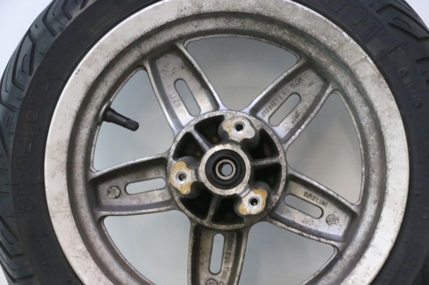 photo de FRONT RIM AND TIRE DAELIM S2 125 (2006 - 2007) - Markings and original references