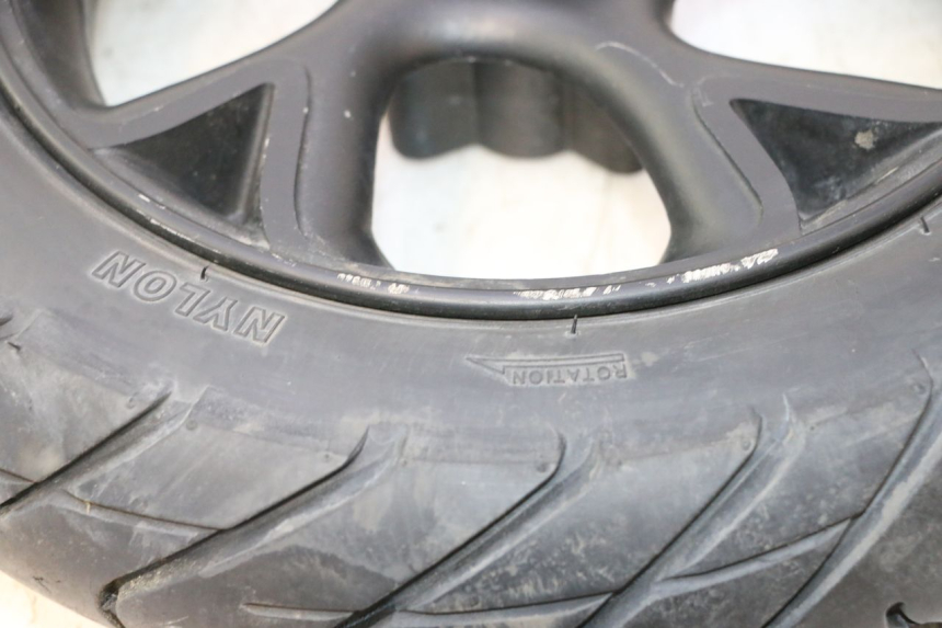 photo de FRONT RIM AND TIRE BAIKU SAKURA 1 (2021 - 2025) - Surface and material condition