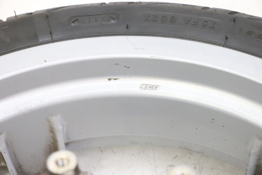 photo de FRONT RIM AND TIRE PEUGEOT SATELIS 125 (2013 - 2018) - Alternative perspective