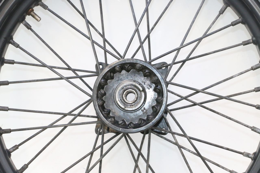 photo de FRONT RIM AND TIRE MASH SEVENTY FIVE 125 (2013 - 2021) - Additional view of the item