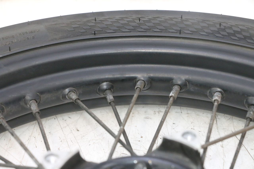 photo de FRONT RIM AND TIRE MASH SEVENTY FIVE 125 (2013 - 2021) - Surface and material condition