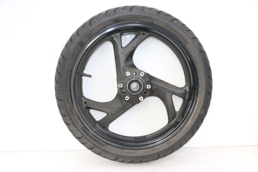 photo de FRONT RIM AND TIRE HONDA ST PAN EUROPEAN 1300 (2002 - 2013) - Detailed visual inspection