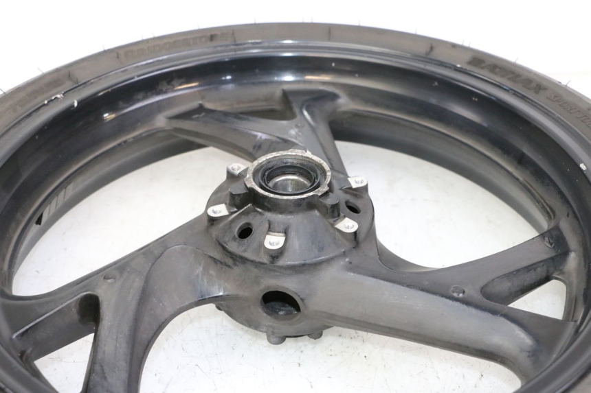 photo de FRONT RIM AND TIRE HONDA ST PAN EUROPEAN 1300 (2002 - 2013) - Zoom on usage condition