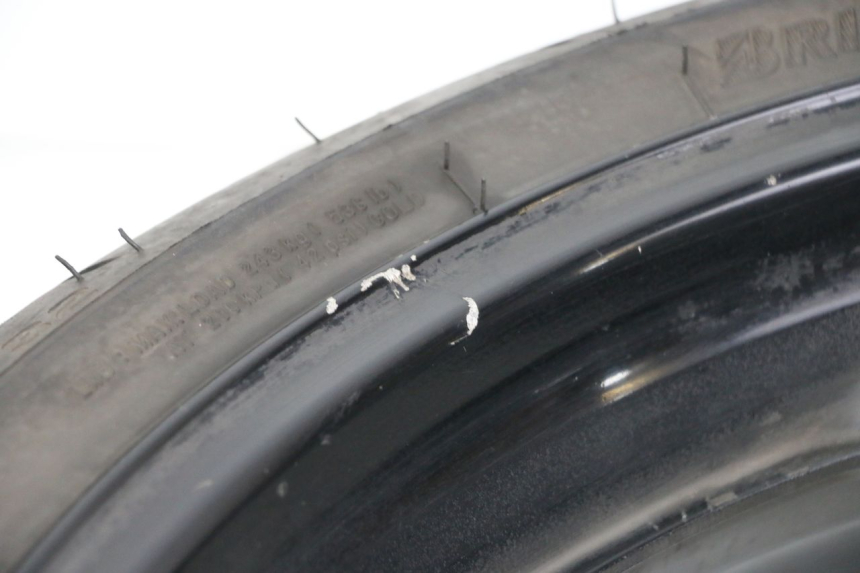 photo de FRONT RIM AND TIRE HONDA ST PAN EUROPEAN 1300 (2002 - 2013) - Technical close-up