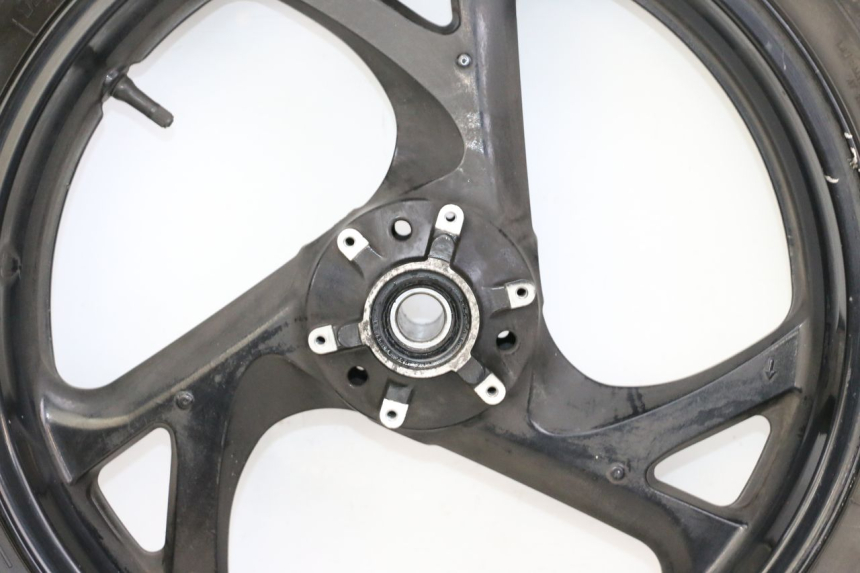 photo de FRONT RIM AND TIRE HONDA ST PAN EUROPEAN 1300 (2002 - 2013) - Markings and original references