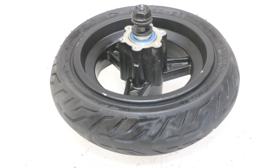 photo de FRONT RIM AND TIRE NAMI STELLAR 1 - Technical close-up